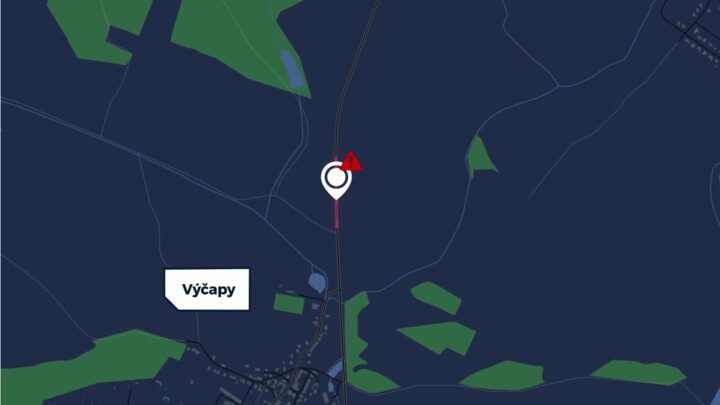 Špatný odhad při předjíždění a srážky se zvěří trápí úsek silnice u Výčap