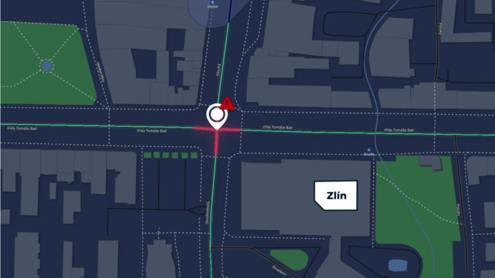 Řidiči zmatkují na křižovatce u zlínského městského divadla, pomůže rekonstrukce signalizačního zařízení