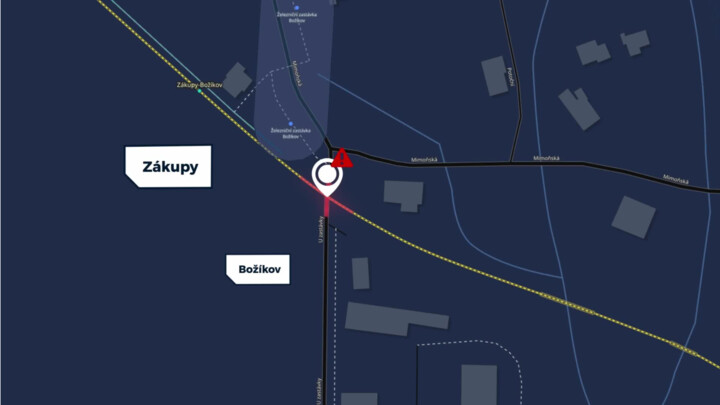 Železniční přejezd u zastávky Zákupy-Božíkov, podle odborníků rizikové místo, dbejte zde opatrnosti