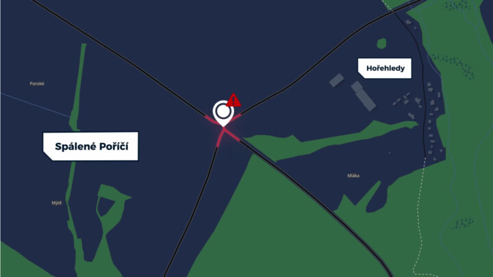 Na křižovatce silnic u obce Hořehledy v Plzeňském kraji řidiči často bourají kvůli rychlosti