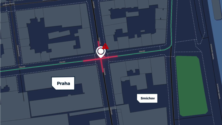 U smíchovského pivovaru řidiči jezdí na červenou, kamera ale podle odborníků není řešením