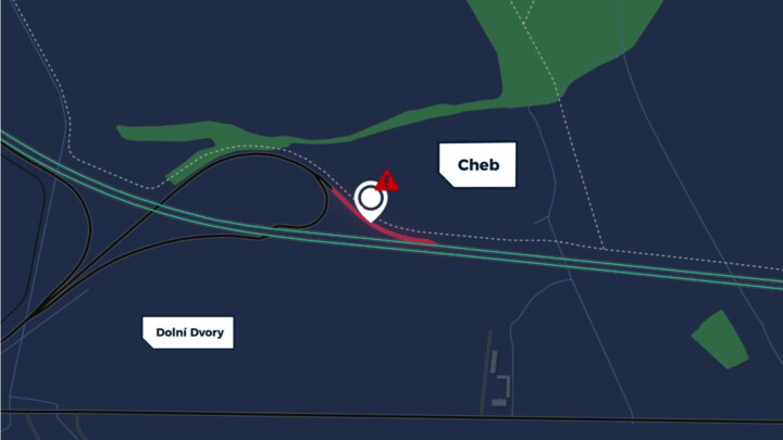 U Chebu řidiči na sjezdu z D6 nezvládají jízdu, končí pak mimo vozovku