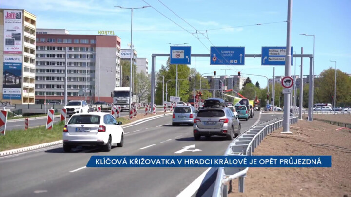Klíčová křižovatka v Hradec Králové je opět průjezdná