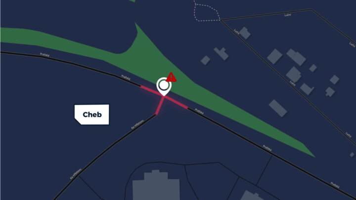 Křižovatku u Chebu trápí vážné nehody, řidiči tam chybují při vjezdu