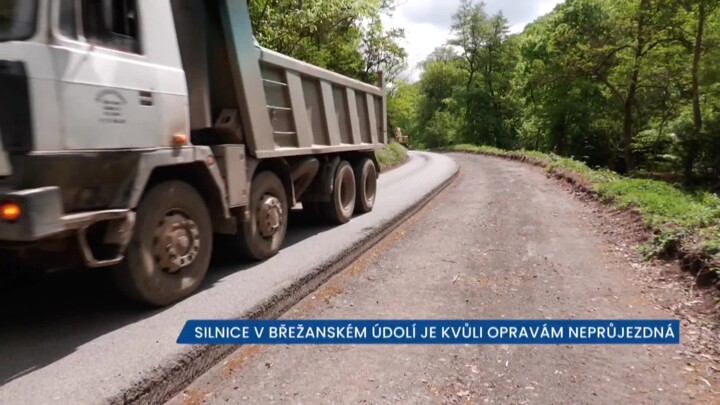 Silnice v Břežanském údolí v Praze-Zbraslavi je kvůli opravám neprůjezdná