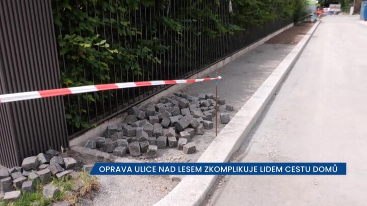 Oprava ulice Nad Lesem v Praze 4 zkomplikuje lidem cestu domů