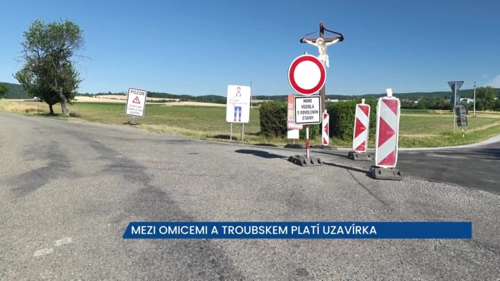 Mezi Omicemi a Troubskem se rekonstruuje vozovka, v místě platí uzavírka