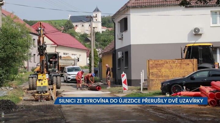 Silnici ze Syrovína do Újezdce přerušily hned dvě uzavírky