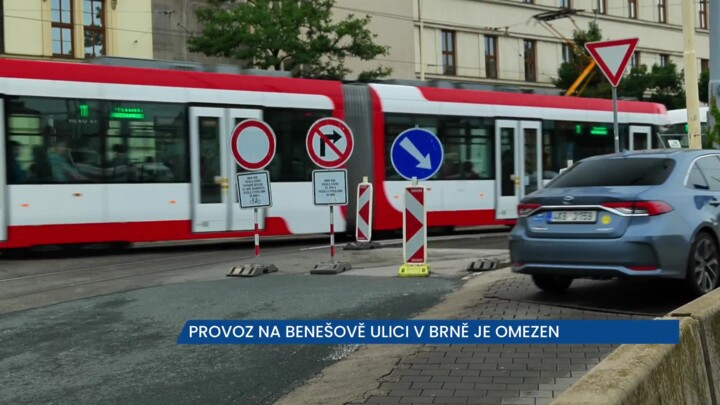 Na frekventované Benešově ulici v Brně probíhají stavební práce