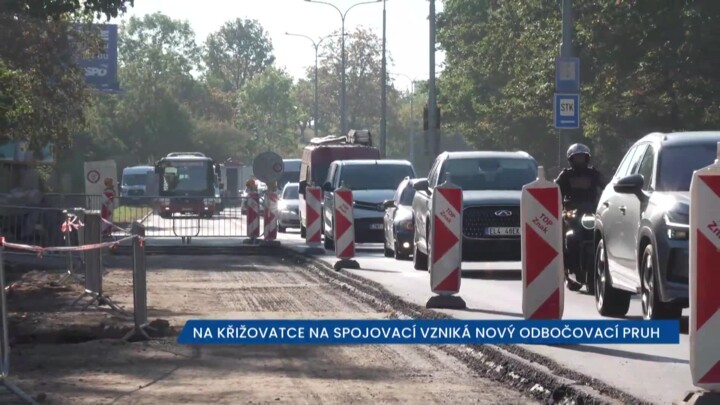 Na křižovatce na Spojovací v Praze 9 vzniká nový odbočovací pruh