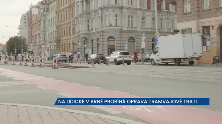 Na ulici Lidická v Brně probíhá rekonstrukce tramvajové trati, v místě je zúžená vozovka